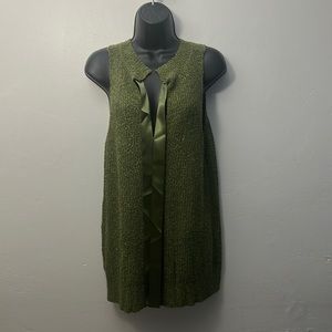 Woman’s army green woven top new XL